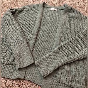 Super cozy cardigan only worn a couple times!